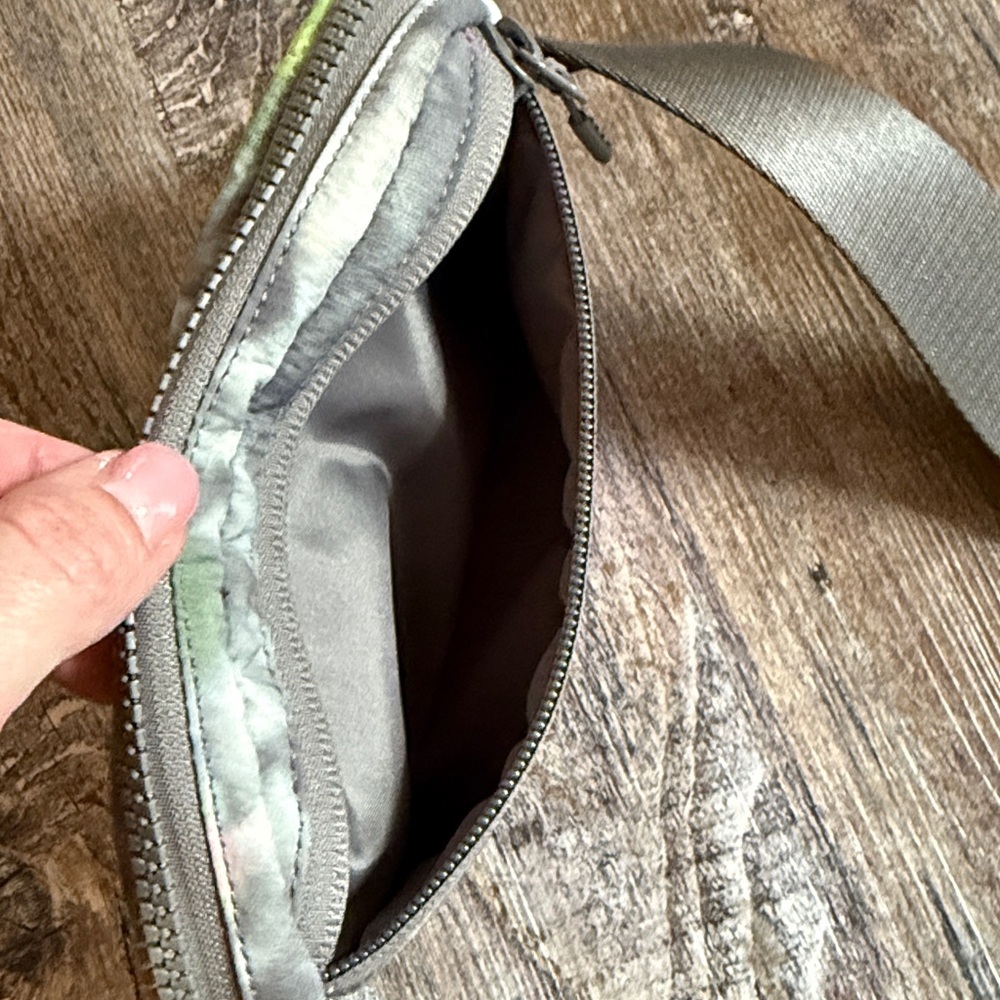 Lululemon | Everywhere Belt Bag 1L - Picture 7 of 7